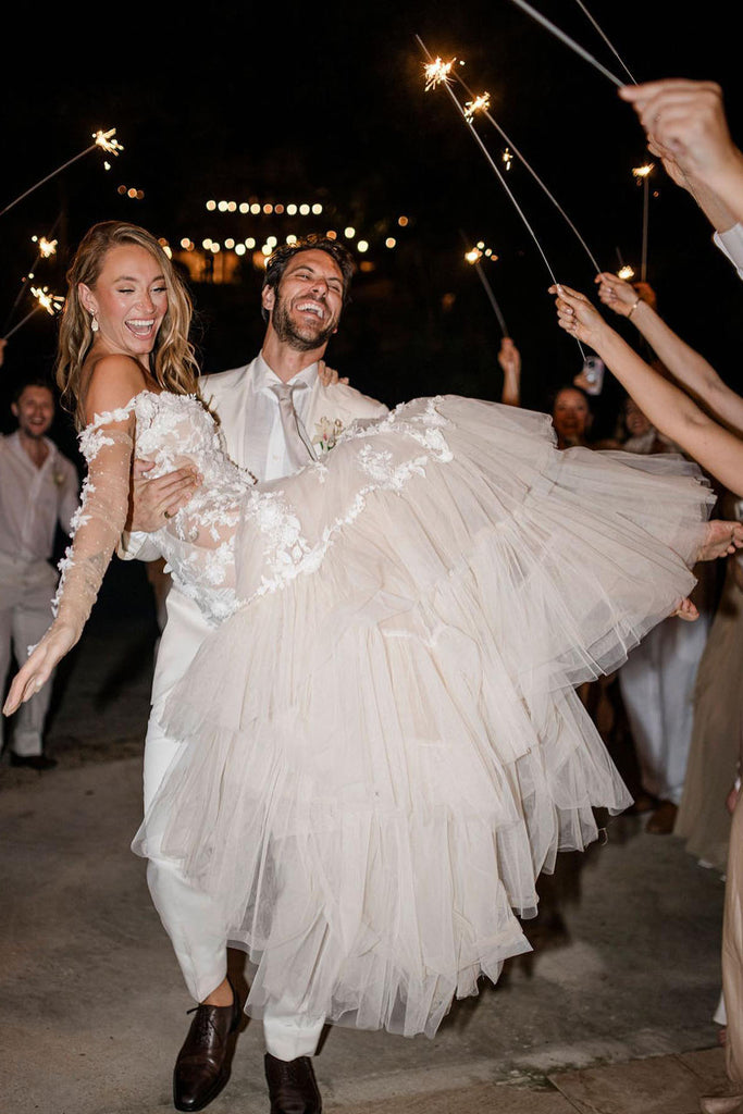 Charming Mermaid Tulle Off the Shoulder Long Sleeves Wedding Dress With Appliques Lace OW0160