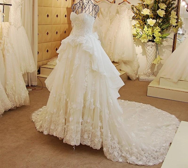 Sweetheart lace appliques ball gown vintage tiered wedding dresses gw698