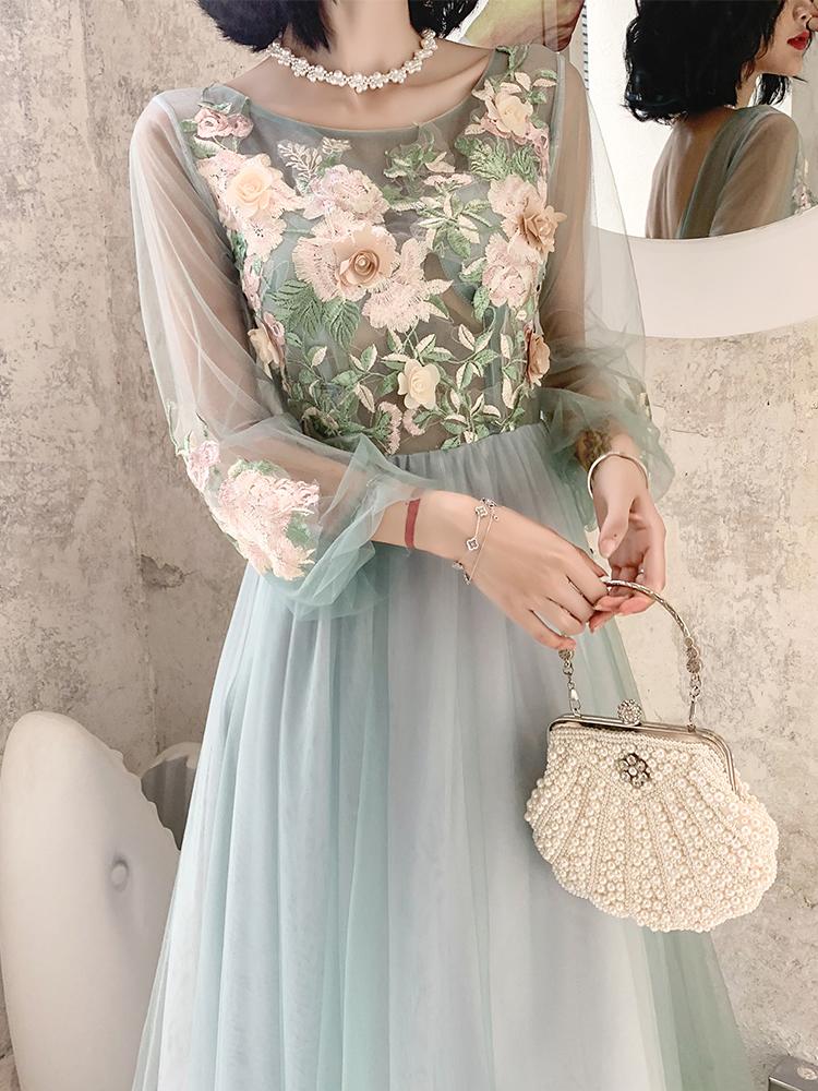 A Line Long Sleeves Round Neck Tulle Floral Appliques Prom Dresses PDQ83