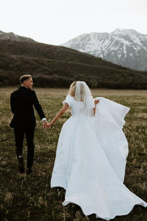 Vintage Ball Gown Square Neck Puff Sleeves Satin Wedding Dress, Outdoor Bridal Gowns OW0131