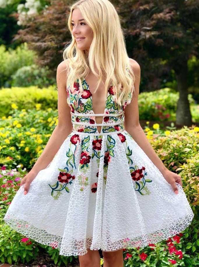 Charming A-line Lace Floral Appliques V Neck Short Homecoming Dress PPD50