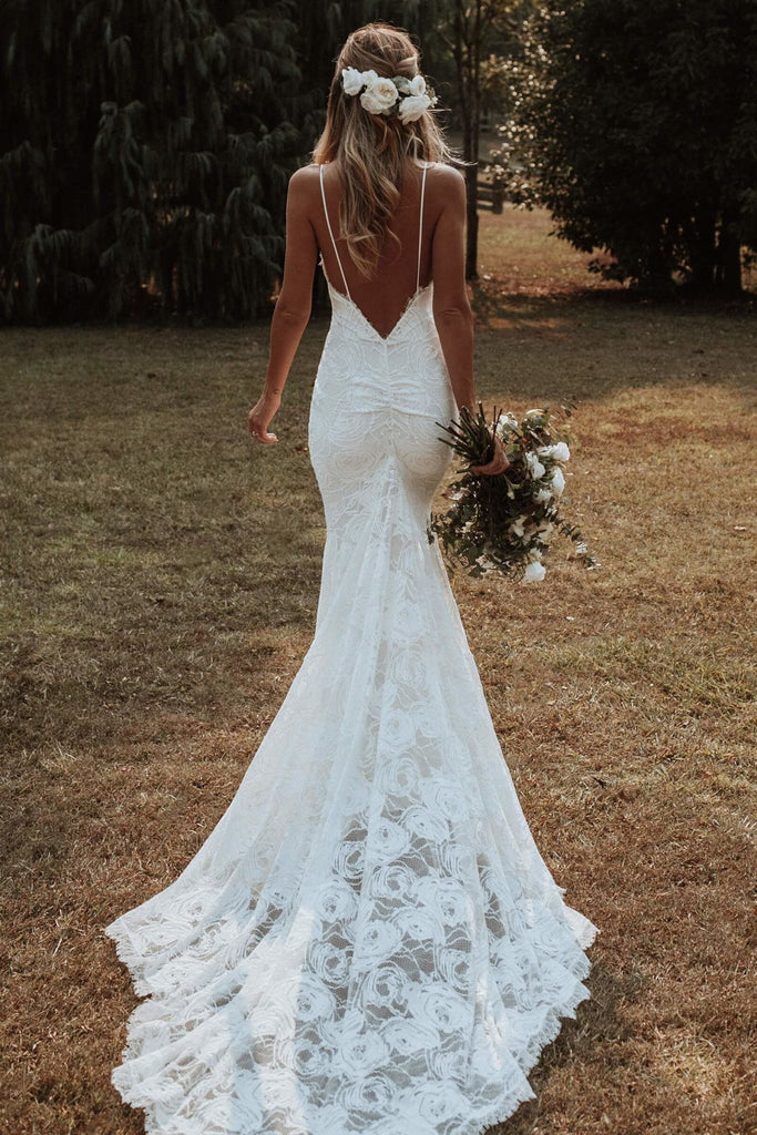 Elegant Mermaid Lace Ivory Spaghetti Straps V neck Backless Beach Wedding Dresses OW0021