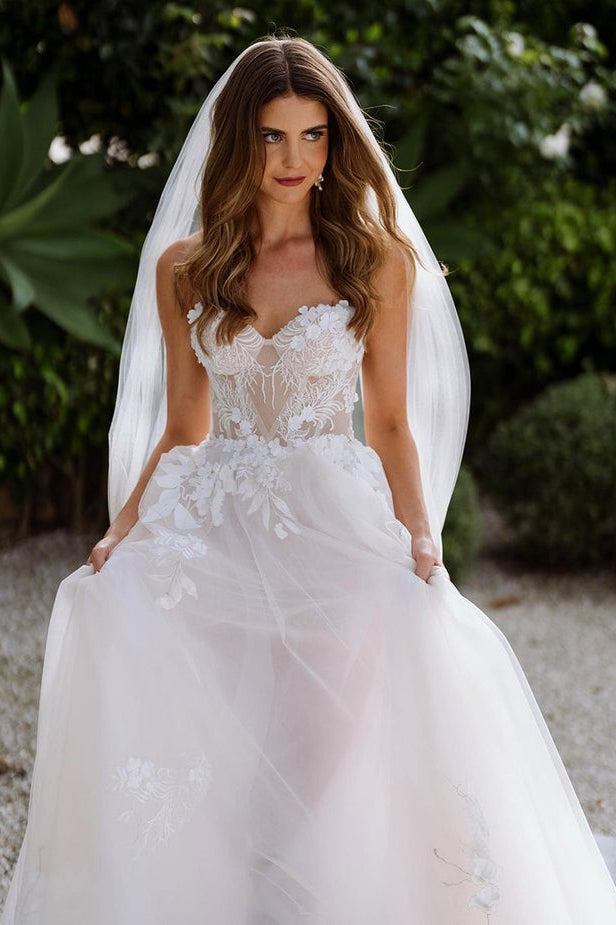 Vintage A Line Strapless Sweetheart Tulle Beach Wedding Dresses With Appliques OW0137